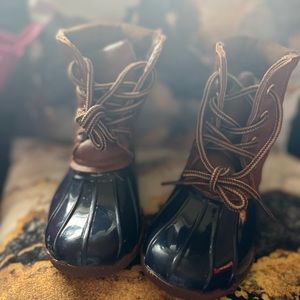 Kohl’s little girl duck boots sz10 in good condition